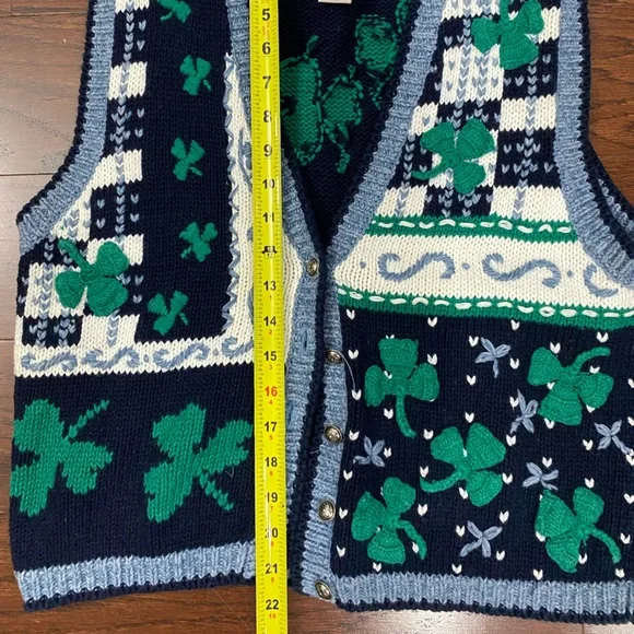 Vintage Irish Shamrock Leprechaun Knit Sweater Vest Size Med St Patrick’s Day - Picture 2 of 5